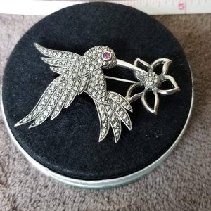 Vintage-Retro Avon Hummingbird Brooch